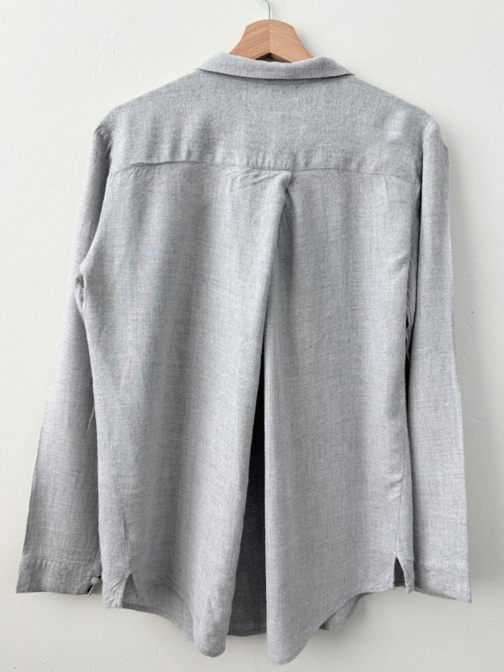 Cloth & Stone Super Soft Gray Button Down Shirt M Relaxed Utility Blouse - Picture 3 of 9